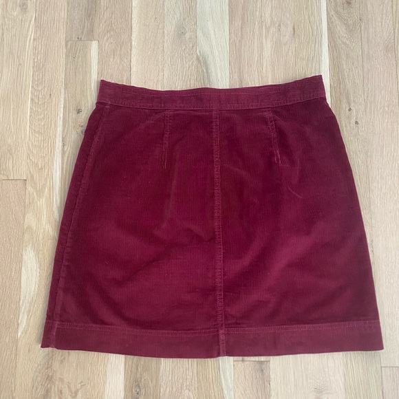 Gap Merlot/wine/burgundy colored fine corduroy button front skirt - Picture 2 of 3
